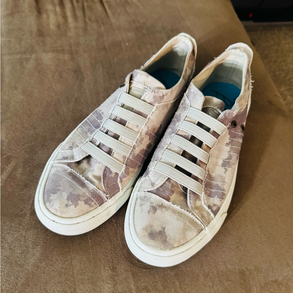 Blowfish Camouflage Sneakers - Gray and White